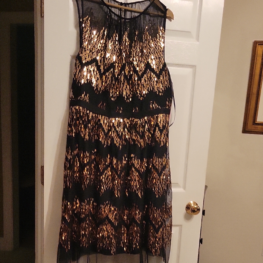 Vince Camuto Brand New Elegant Black And Gold Sequin Dress, Size 20w